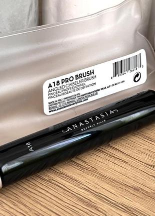 Оригінал пензлик для пудри anastasia beverly hills pro a18 angle chiseler brush оригинал кисть для пудры2 фото