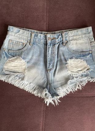 Джинсовые шорты