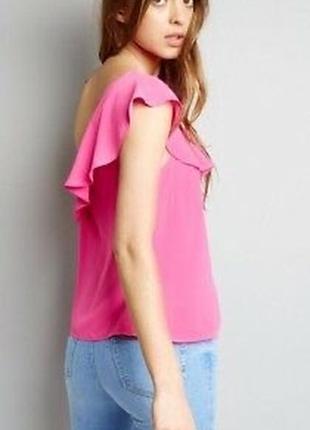 Розовая блуза на одно плечо4 фото