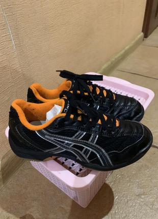 Кросівки фірмові asics1 фото