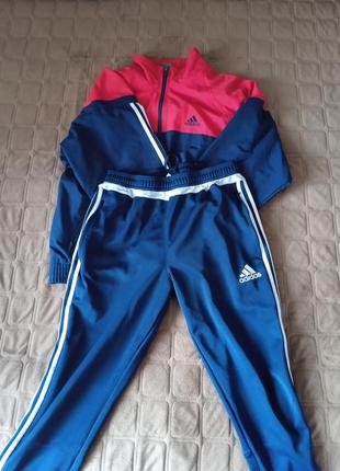 Спортивный костюм adidas