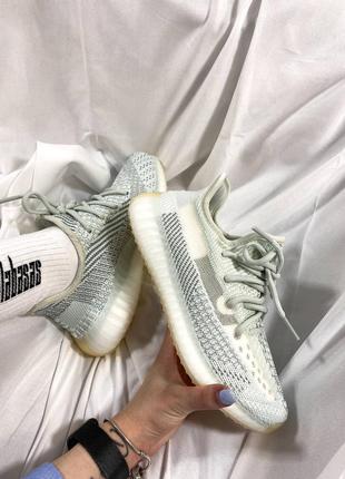 Текстильные летние кроссовки adidas yeezy boost 350 v2 cloud white6 фото