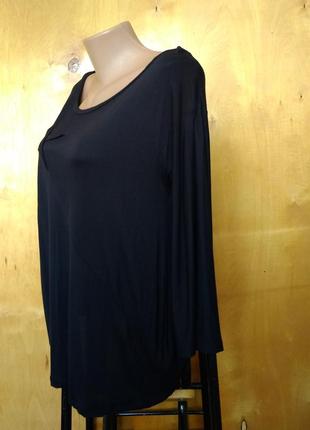 Р 12 / 46-48 изящная базовая черная футболка блуза блузка с апликацией звезда вискоза трикотаж3 фото