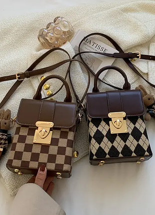 Женская мини сумочка клатч с брелоком зайком маленькая женская сумка на плечо