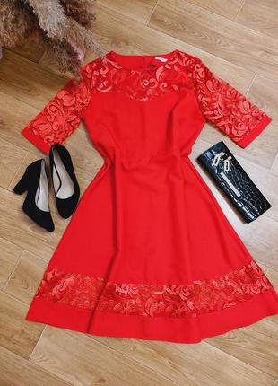 Плаття червоне з мереживом