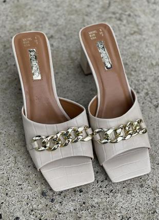 Шлепанцы primark