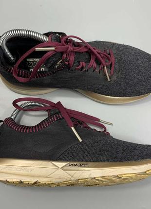 Brooks ricochet бігові кросівки asics