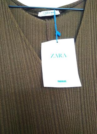 Интересная блуза  топ футболка рубчик летучка цвет хаки зеленый бренда zara circular,р.м3 фото