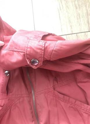 Крутая куртка шикарного лососевого цвета2 фото