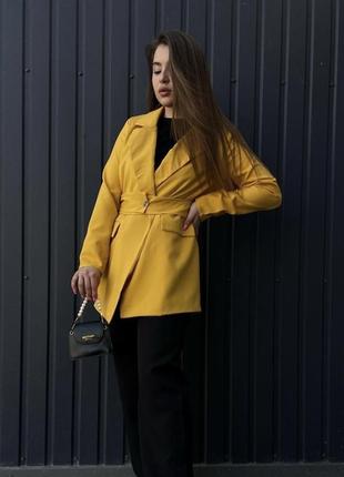 Удлиненный горчичный желтый пиджак жакет с поясом и подкладкой