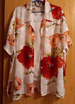 Женская двойка белая в яркий принт цветов