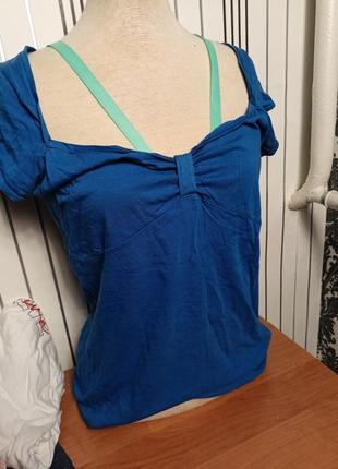 Синя футбрлка блузка