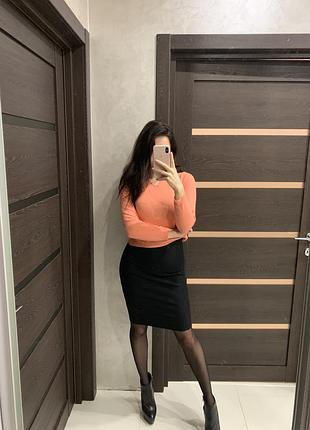 Пуловер персикового кольору