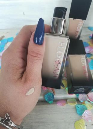 Тональная основа huda beauty fauxfilter foundation