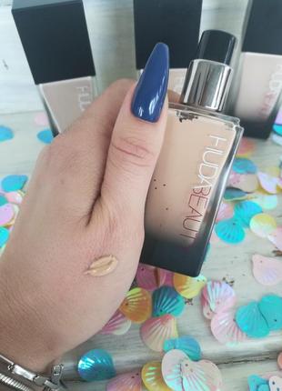 Тональная основа huda beauty fauxfilter foundation