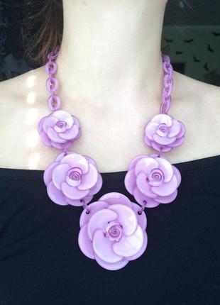 Велике прикраса на шию, біжутерія, намиста, кольє для дівчини