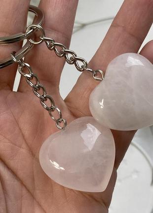Брелок-оберег сердце из розового кварца, натуральный розовый камень для ключей и сумок, любовь в подарок
