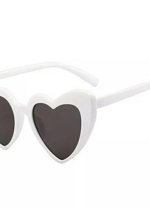 Женские очки солнцезащитные в форме сердца черный с коричневым7 фото