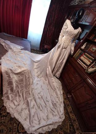 Весільна сукня від бренду demetrios