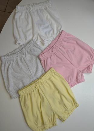 Шорти на дівчинку