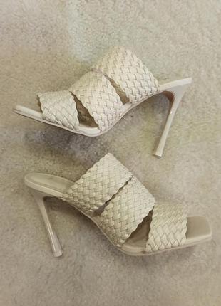 Мюли босоножки плетеные