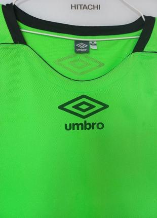 Umbro игровая спортивная дишащая майка для тренировок s/m размер. оригинал2 фото