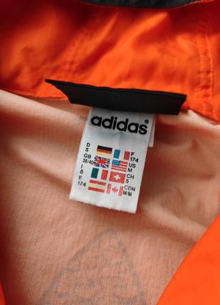 Вінтажний анорак adidas
оригінал4 фото