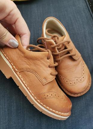 Моднячи кожаные туфли для мальчика
