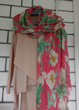 Літній шарф рожевий колір з квітковим принтом