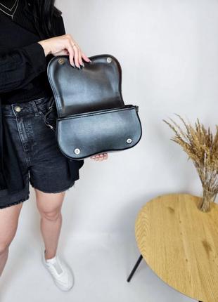 Стильна чорна сумка жіноча/ сумочка з регульованим ременцем3 фото