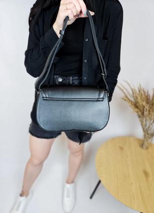 Стильна чорна сумка жіноча/ сумочка з регульованим ременцем5 фото