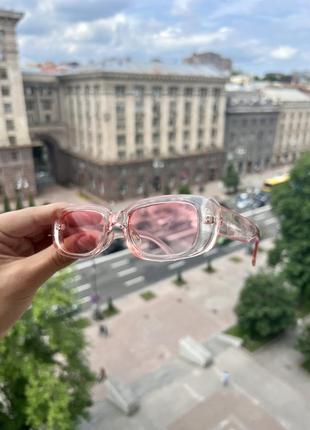 Рожеві окуляри в стилі y2k