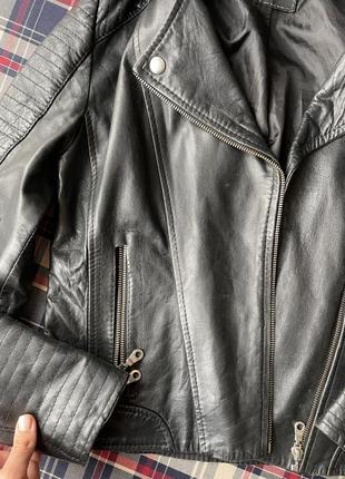 Черная кожаная куртка4 фото