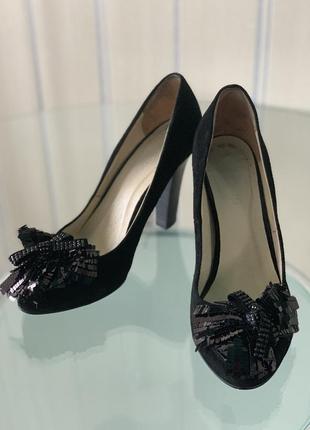 Черные замшевые туфли с пайетками1 фото