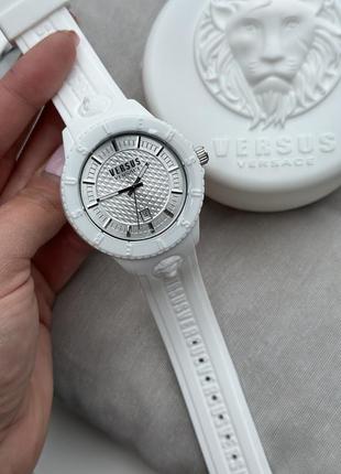 Годинник versace versus