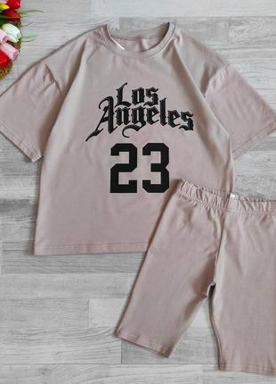 Стильний костюм