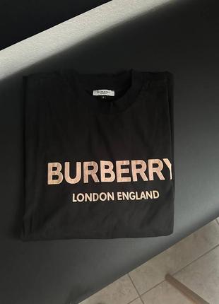 Женская футболка burberry4 фото