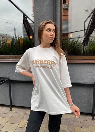 Женская футболка burberry1 фото