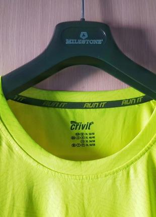 Спортивная футболка crivit для бега кислотно зеленого цвета3 фото