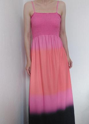 Яркий сарафан платье миди платье на бретелях розовое платье омбре платье резинка платья розовое платье миди сарафан10 фото