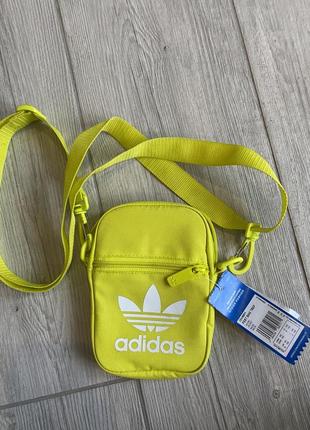 Сумка от бренда adidas