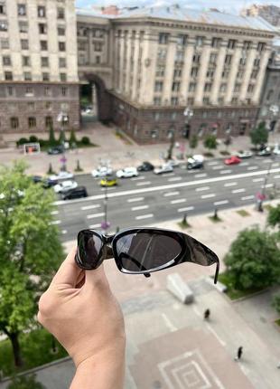 Окуляри в стилі balenciaga swift oval-frame sunglasses глянцеві2 фото