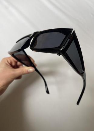 Очки черные солнцезащитные трендовая модель3 фото