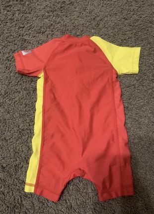 Солнцезащитный костюм для купания reima. размер 3-6 месяцев( 68 см). оригинал2 фото