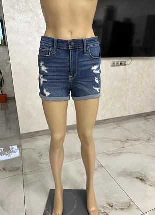 Джинсовые шорты