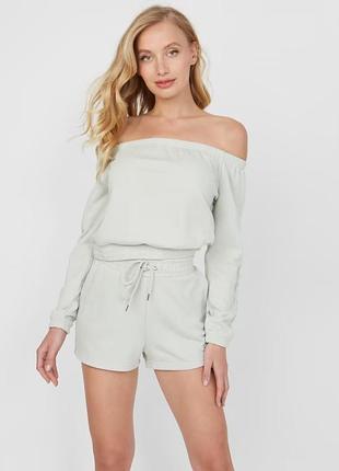 Женский укороченный свитшот guess