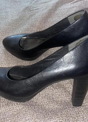 Туфли на каблуке