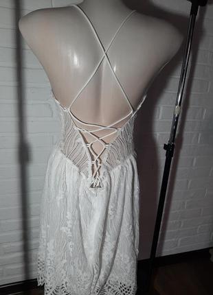 Нарядное ажурное, кружевное платье с открытой спинкой4 фото
