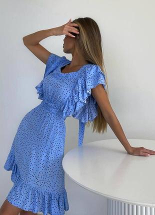 Платье короткое голубое в горошек с поясом качественное стильное трендовое
