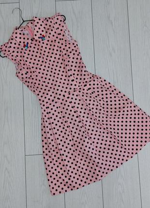 Розовое платье в горошек в размере s